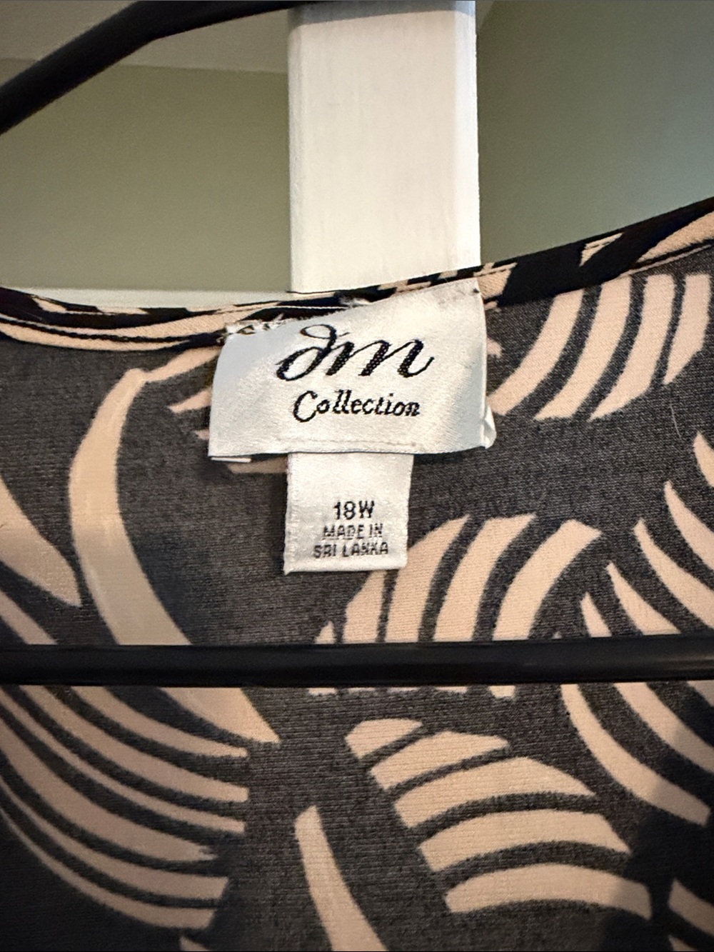 JM Collection Black and Cream Abstract Leaf-Print Wrap Midi Dress - Picture 2 of 4